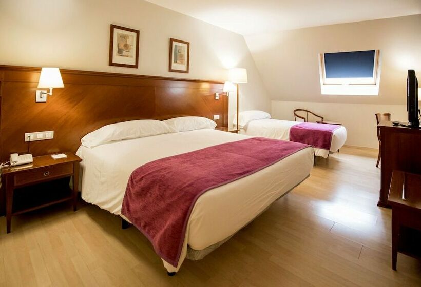 اتاق استاندارد سه نفره, Hesperia Andorra