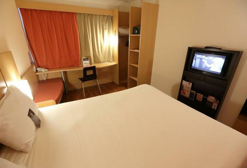 Standard Room Double Bed, Ibis Buenos Aires Congreso