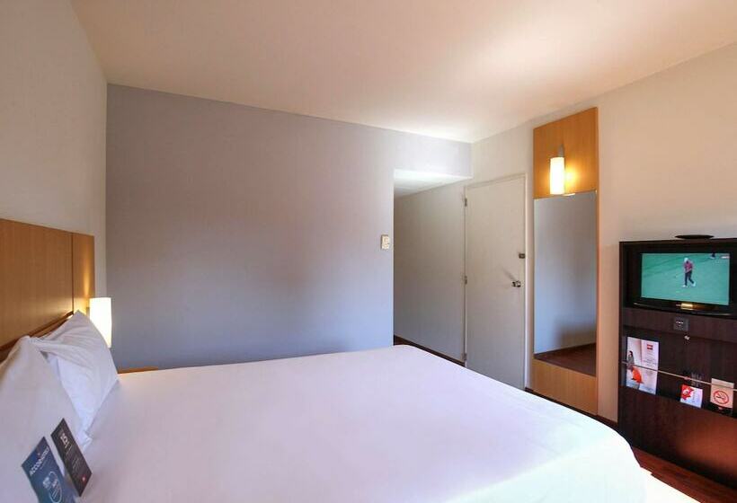 Standard Room Double Bed, Ibis Buenos Aires Congreso