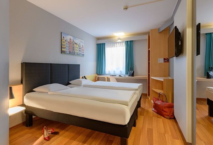 Standard Room, Ibis Koeln Frechen