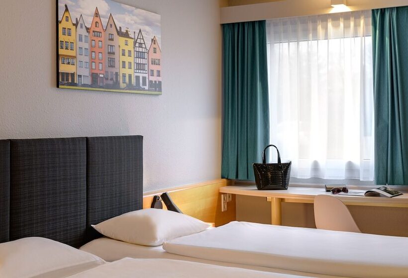 Standard Room, Ibis Koeln Frechen