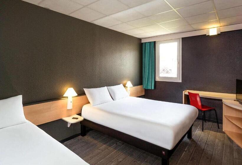 Standard Triple Room, Ibis Lannion Côte De Granit Rose