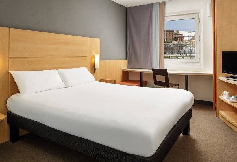 اتاق خانوادگی, Ibis Liverpool Centre Albert Dock – Liverpool One
