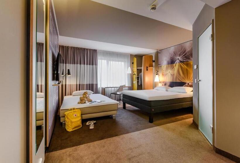 Chambre Familiale, Ibis Luebeck City