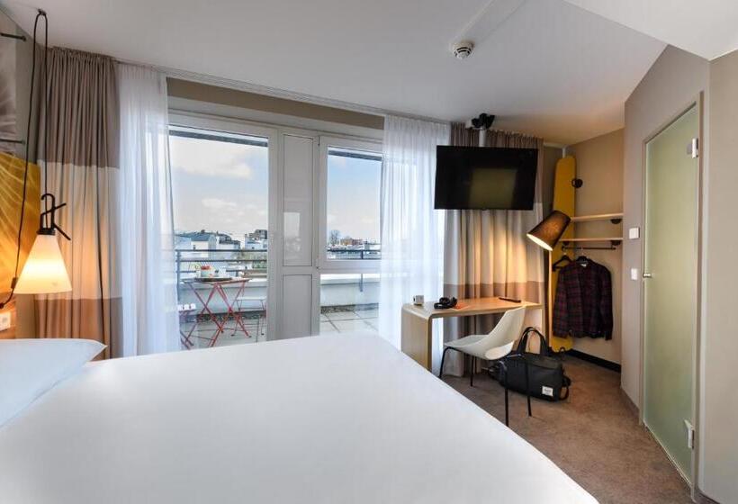 Standard Room with Balcony, Ibis Luebeck City