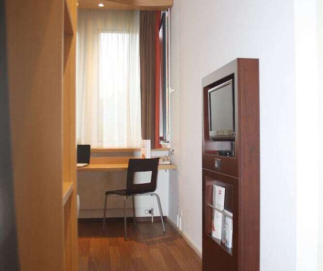 اتاق استاندارد با تخت دوبل, Ibis Luzern Kriens