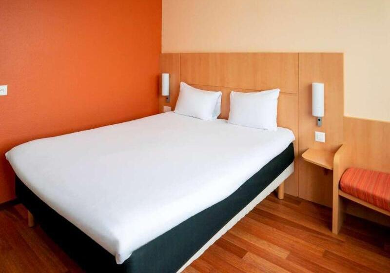 اتاق استاندارد با تخت دوبل, Ibis Luzern Kriens