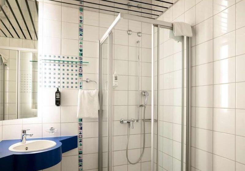 اتاق استاندارد با تخت دوبل, Ibis Luzern Kriens