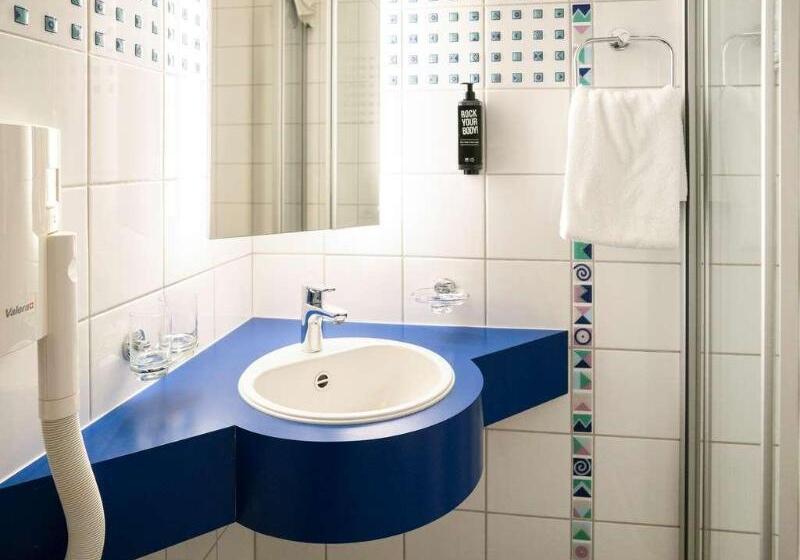 اتاق استاندارد با تخت دوبل, Ibis Luzern Kriens