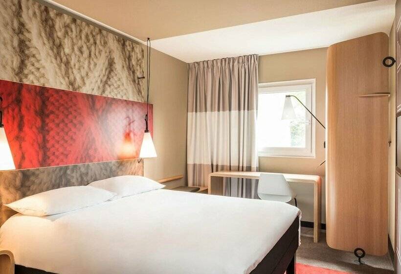 Standard Room Double Bed, Ibis Paris La Defense Courbevoie