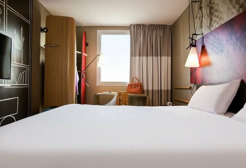 Standard Room Double Bed, Ibis Paris La Defense Courbevoie