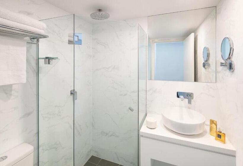 اتاق سوپریور با تخت بزرگ, Ibis Sydney World Square