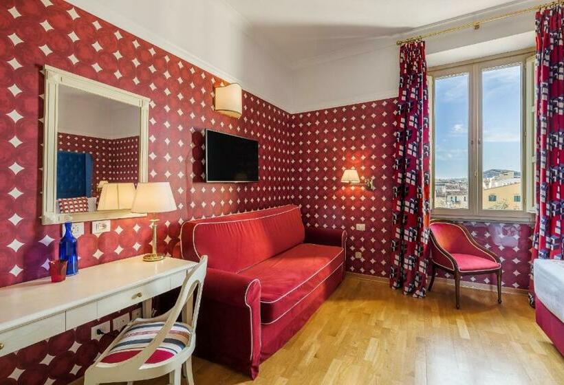 اتاق لوکس, Room Mate Luca