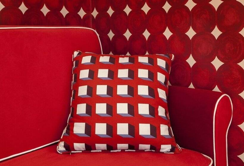 اتاق استاندارد یک نفره, Room Mate Luca