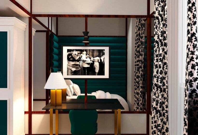 اتاق استاندارد, Room Mate Luca