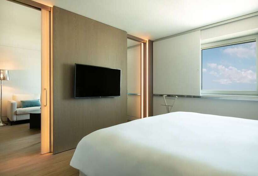 سوئیت کلاب, Sofitel Athens Airport