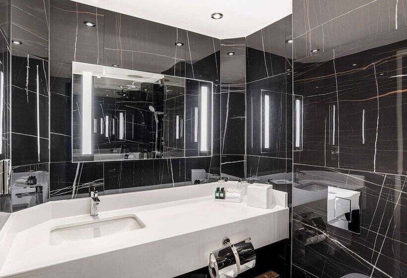 اتاق سوپریور با چشم‌انداز, Sofitel London Gatwick