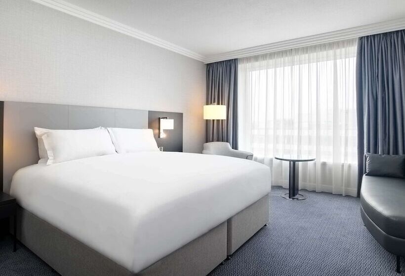 اتاق سوپریور با چشم‌انداز, Sofitel London Gatwick