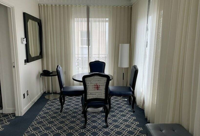 سوییت پرستیژ, Sofitel Lafayette Square Washington Dc