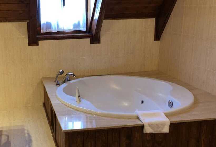 Junior Suite met Hydromassage, Spa Acevi Val D’aran