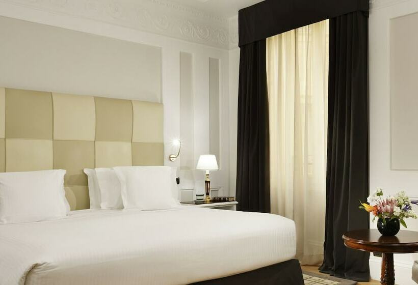 سوییت جونیور, Splendide Royal   The Leading Hotels Of The World