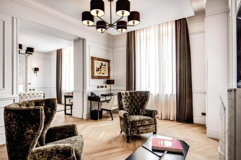 سوئیت جونیور با تراس, Splendide Royal   The Leading Hotels Of The World