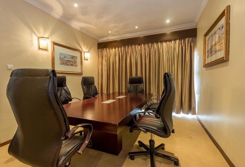 Suite Presidencial, Sunbird Capital