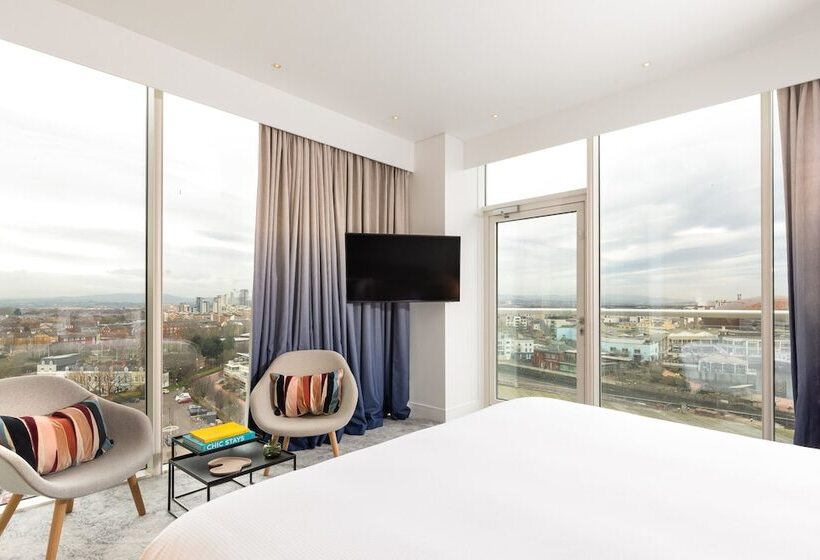 سوییت جونیور, Voco St. David S Cardiff, An Ihg