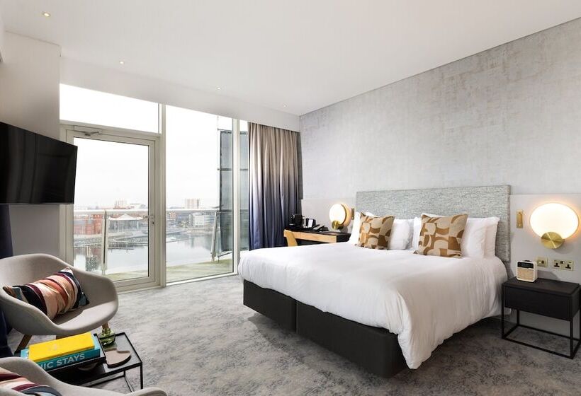 سوییت جونیور, Voco St. David S Cardiff, An Ihg