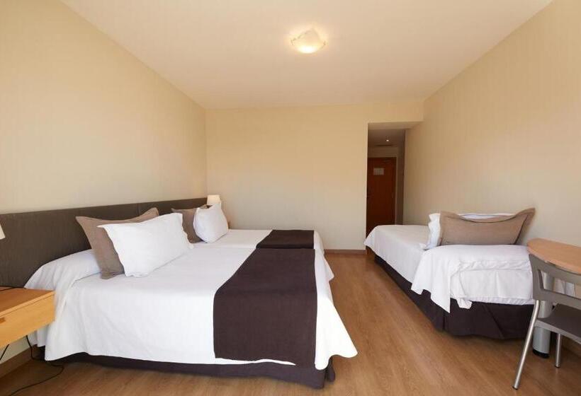 Standard Triple Room with Balcony, Sercotel  Zurbaran