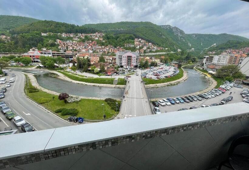 آپارتمان 3 خوابه, Apartmani Mv