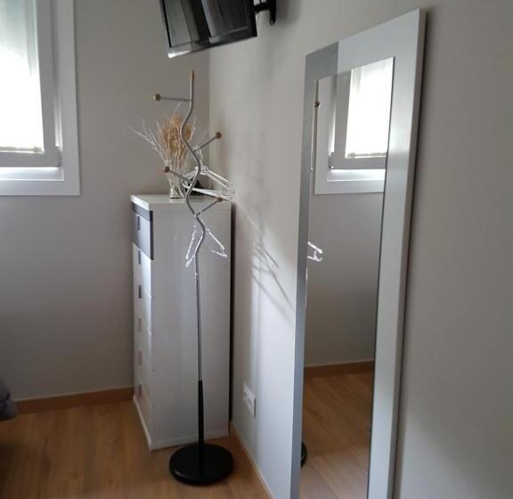 اتاق لوکس, Albergue Camiño Real