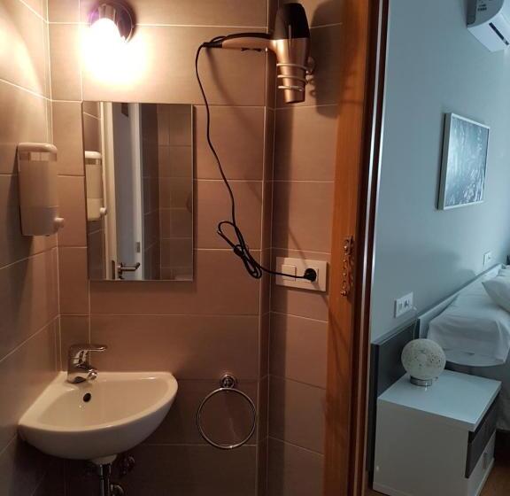 اتاق لوکس, Albergue Camiño Real