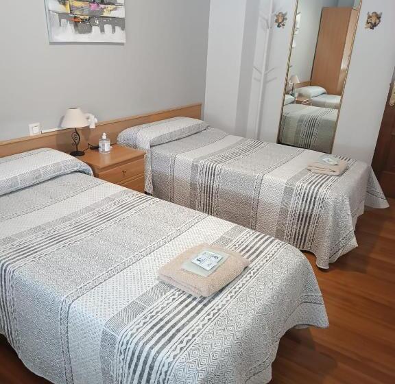 اتاق استاندارد با سرویس بهداشتی مشترک, Albergue Camiño Real