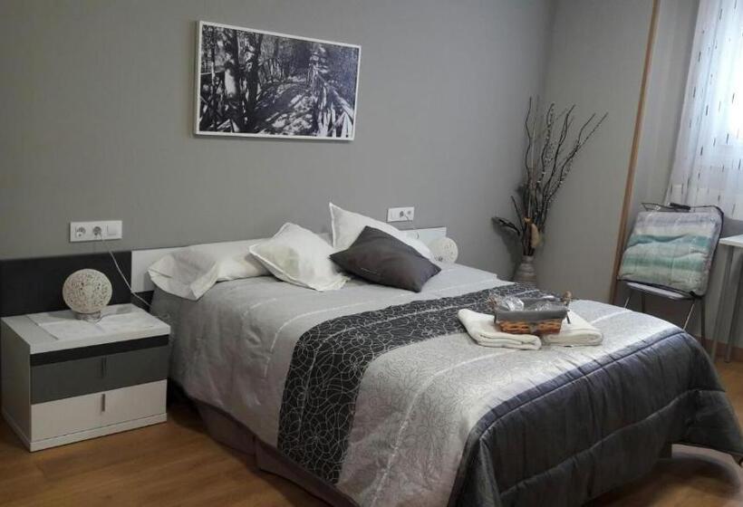 اتاق لوکس, Albergue Camiño Real