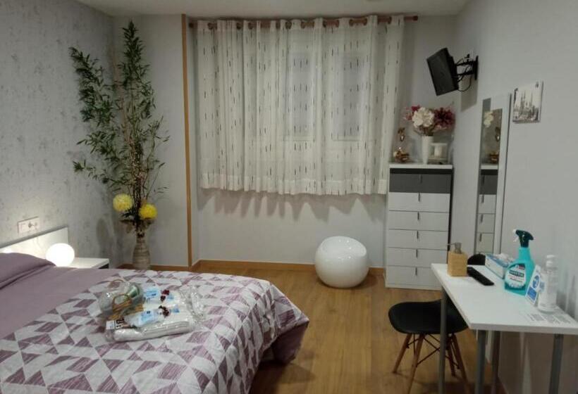 اتاق لوکس, Albergue Camiño Real