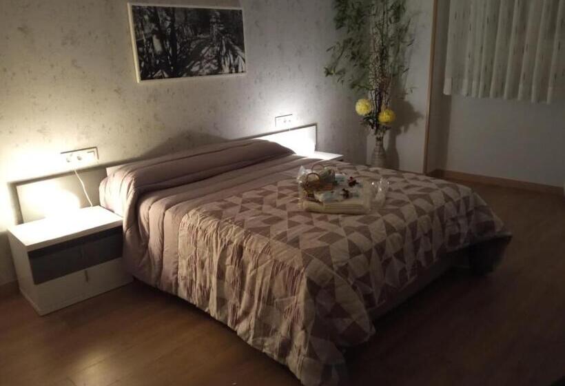 اتاق لوکس, Albergue Camiño Real