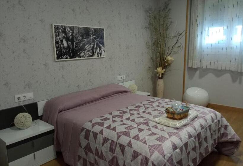 اتاق لوکس, Albergue Camiño Real