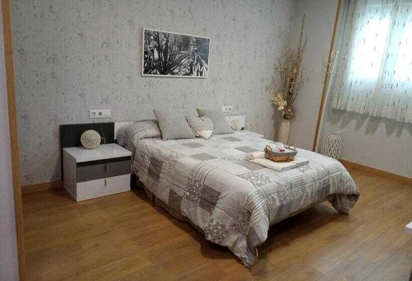 اتاق لوکس, Albergue Camiño Real