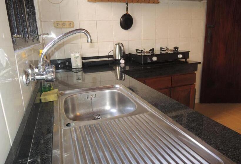 اتاق استاندارد با سرویس بهداشتی مشترک, Bentota Home Stay