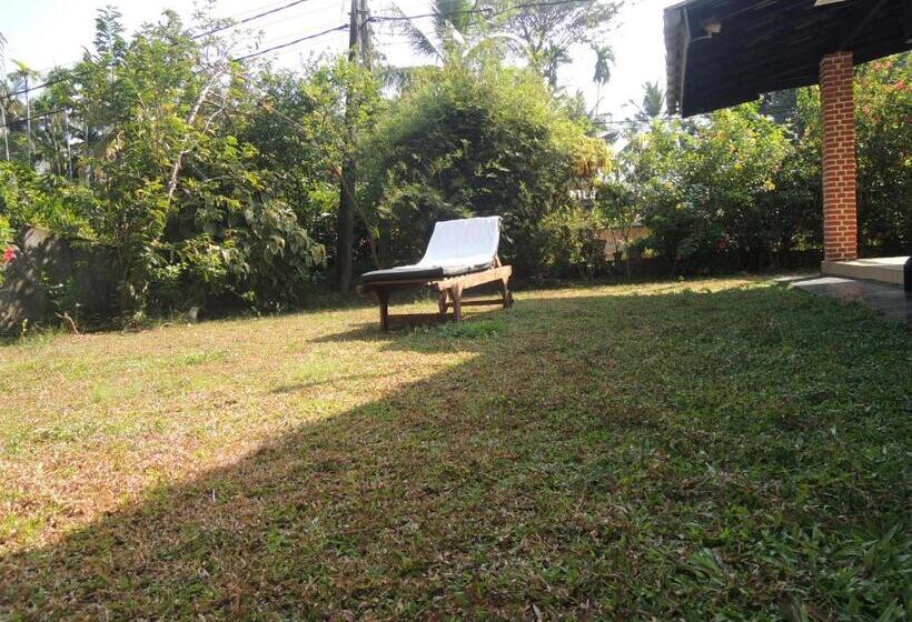 اتاق استاندارد با سرویس بهداشتی مشترک, Bentota Home Stay