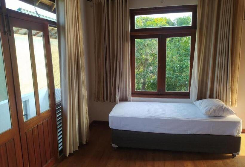 اتاق خانوادگی, Bentota Home Stay