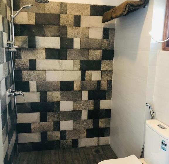 اتاق لوکس با بالکن و چشم‌انداز دریا, Ocean Edge Hikka