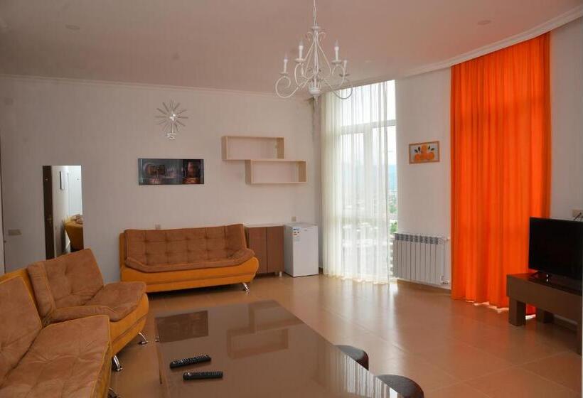 سوییت, Orange Home