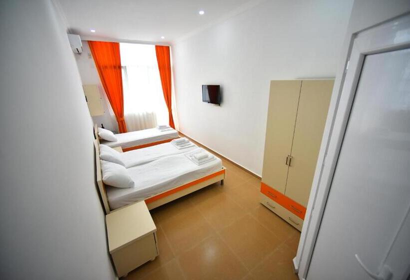 اتاق استاندارد سه نفره, Orange Home