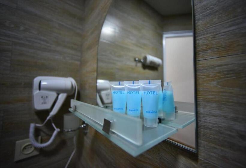 اتاق استاندارد سه نفره, Orange Home