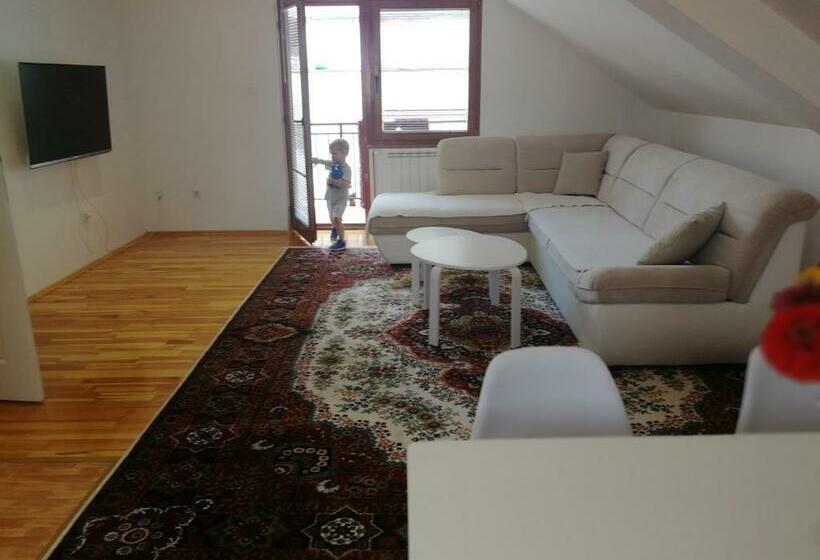 سوییت, Apartman Baron