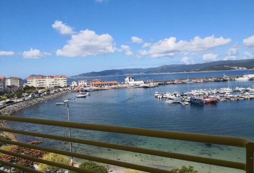 اتاق لوکس با بالکن و چشم‌انداز دریا, Hostal Portofino