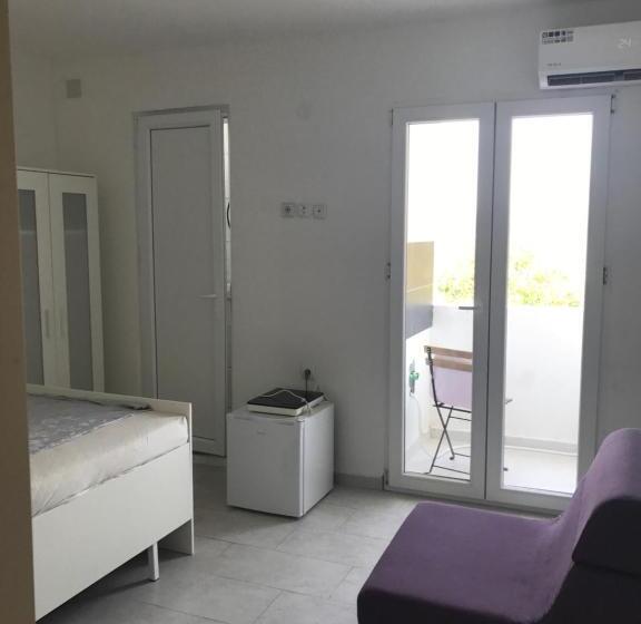 استودیوی استاندارد با چشم‌انداز دریا, In Villa Guesthouse