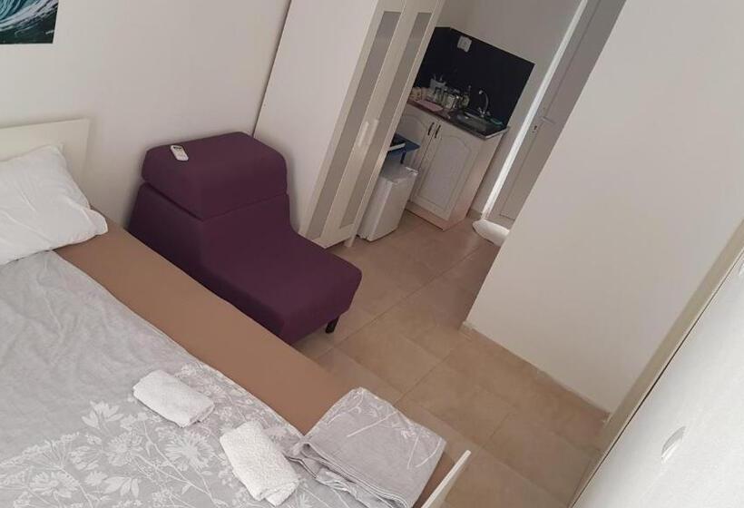 استودیو استاندارد با چشم‌انداز باغ, In Villa Guesthouse